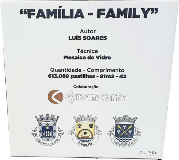 AUR0002 - Mural "A Família"