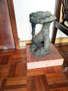 ESC0016 - Escultura - Bronze - 37x24x24 cm