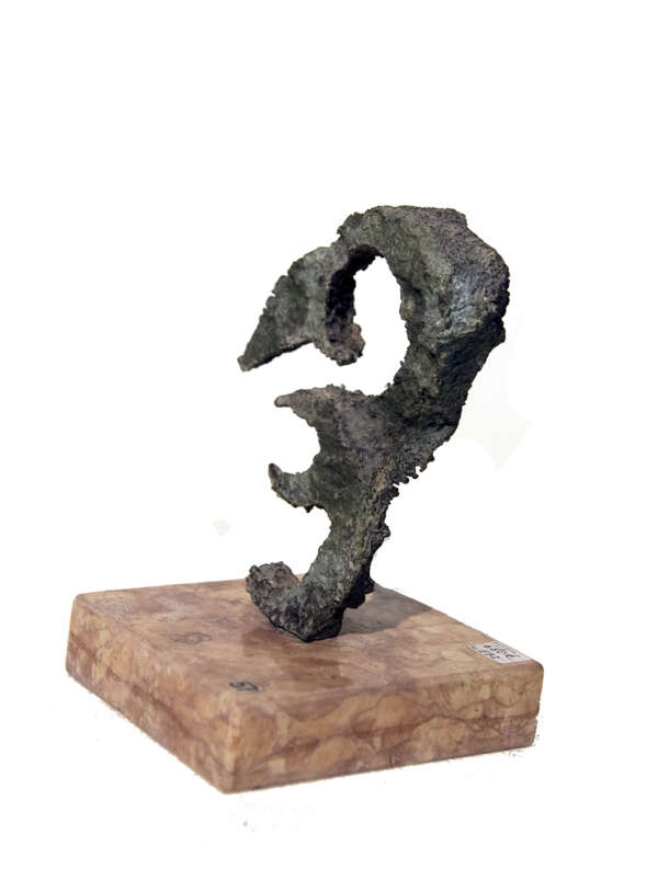 ESC0032 - Escultura - Bronze - 24x15x15 cm